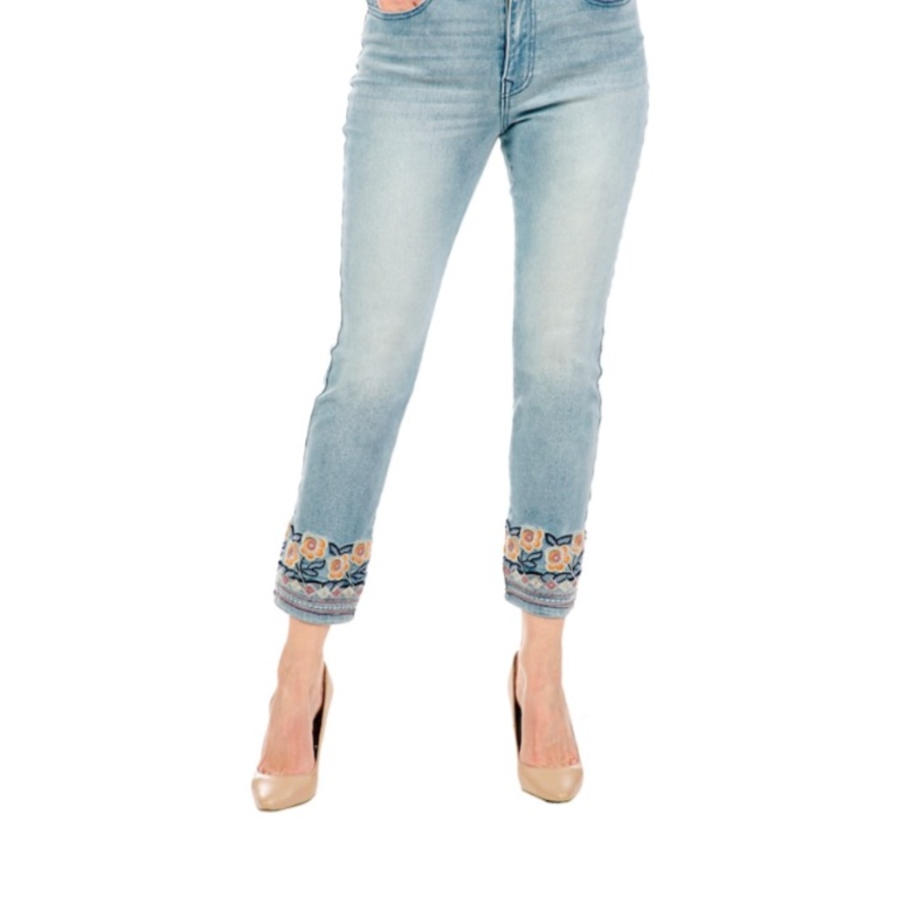 Diane Gilman faded Jeans gorgeous hem embroidery.